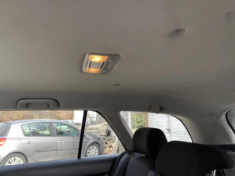 Toyota Avensis, снимка 15 - Автомобили и джипове - 53066299