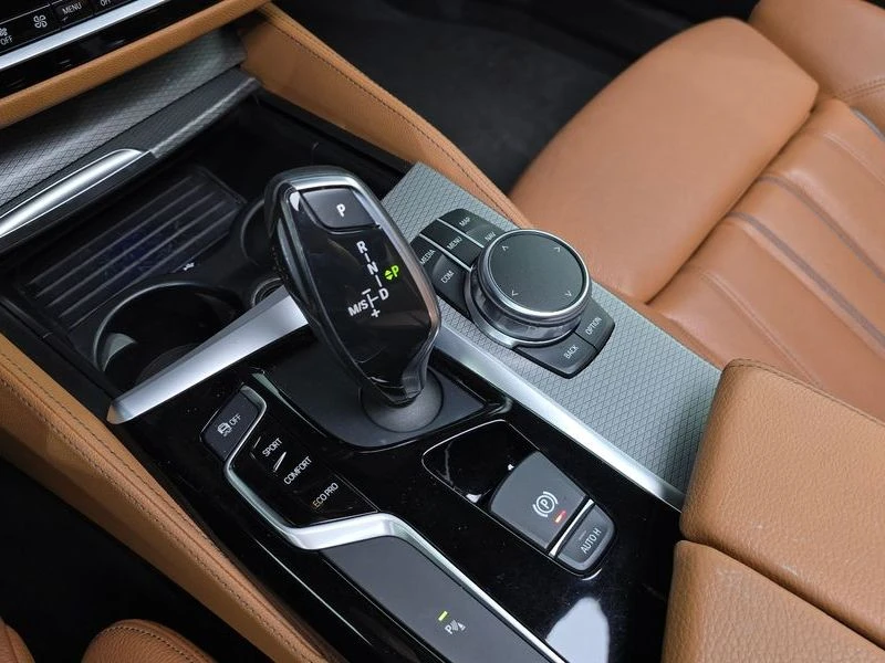 BMW 530 530i M Sport Package| 252к.с.| ВКЛ.ТЕХНОТЕСТ, снимка 9 - Автомобили и джипове - 55395285