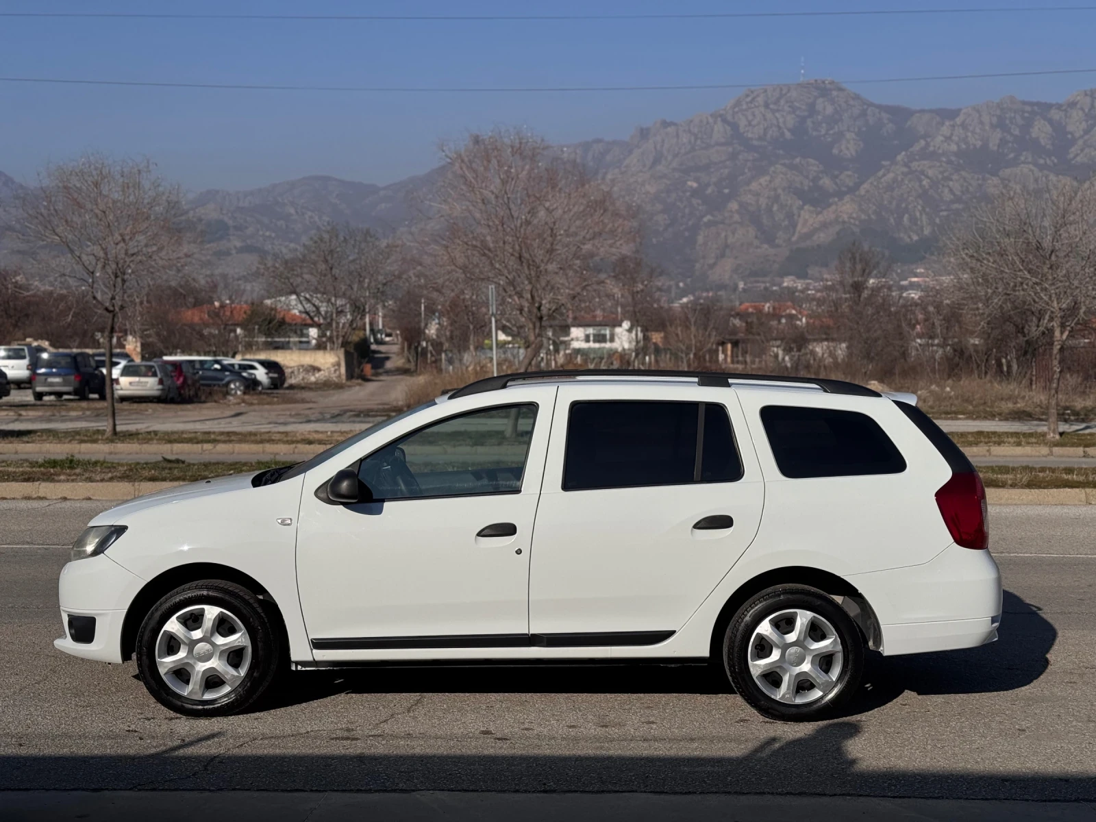 Dacia Logan 1.2i Газов Инжекцион - изображение 2