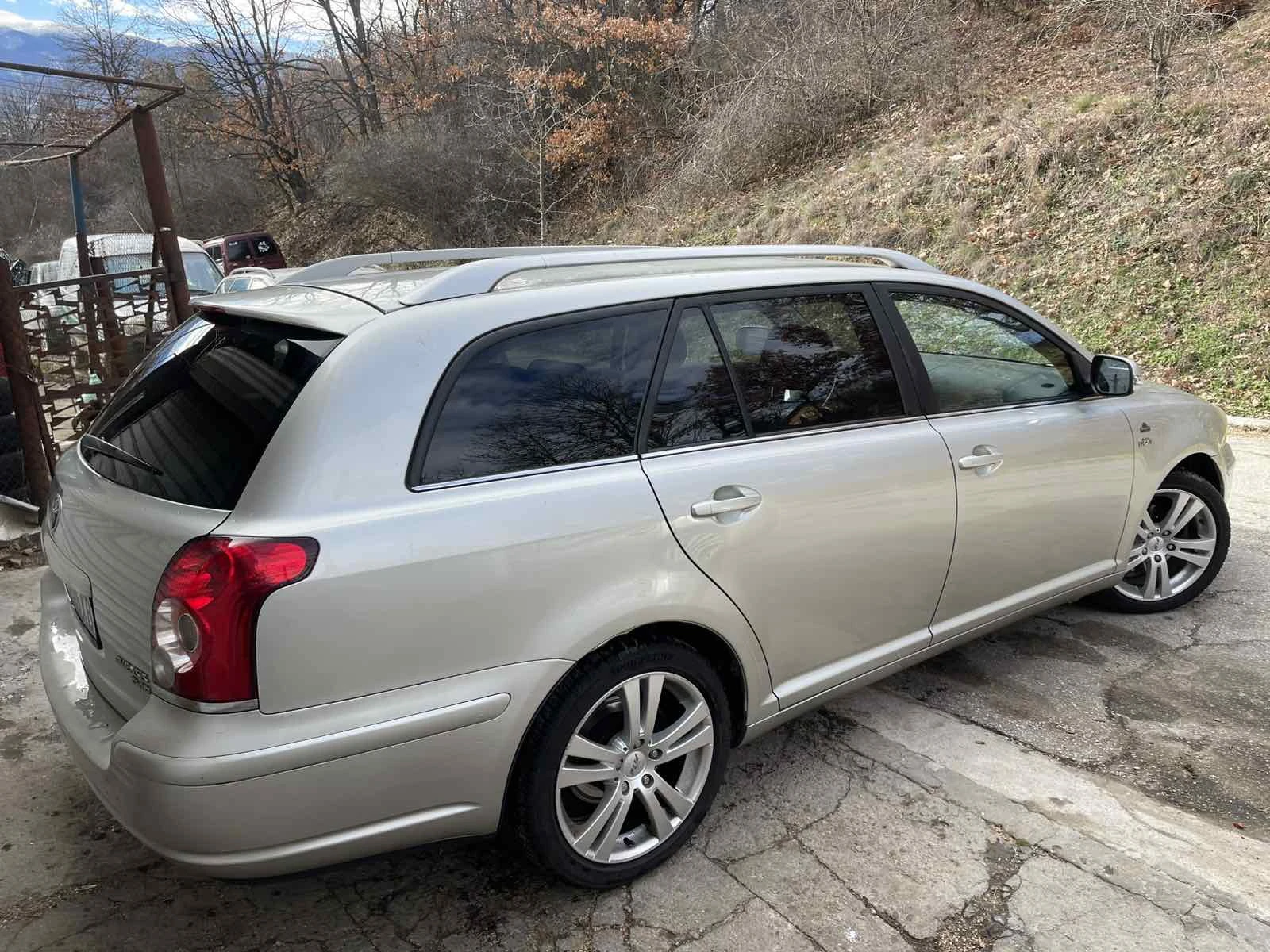 Toyota Avensis  - изображение 4