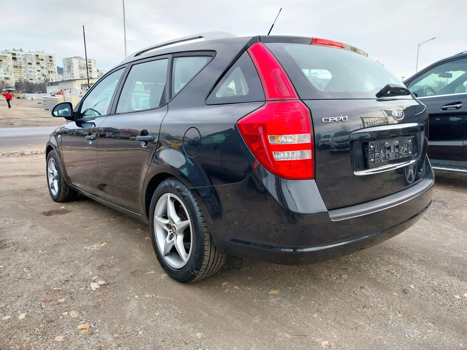 Kia Ceed 1.4 i-B/GPL - изображение 4