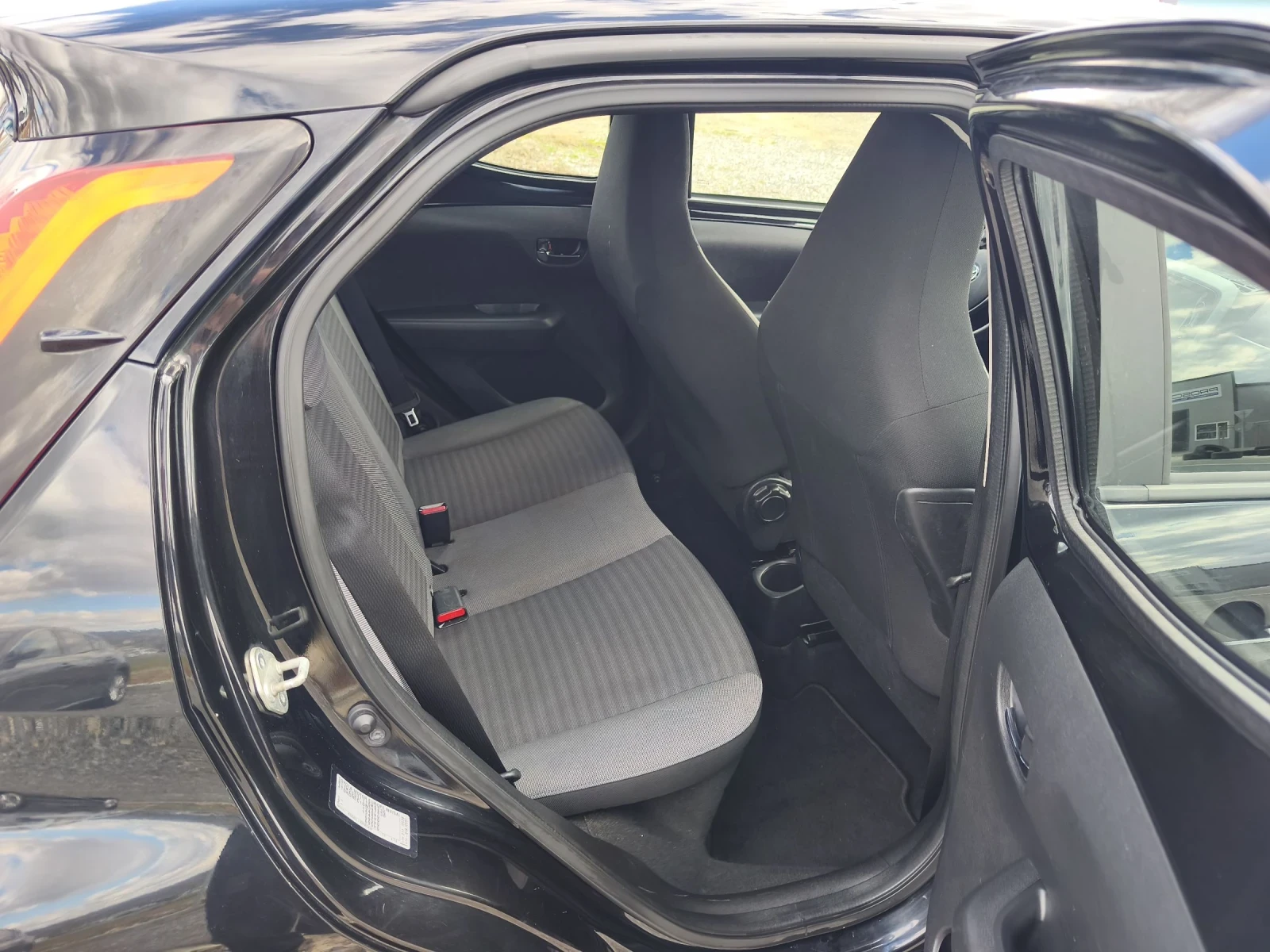 Toyota Aygo 1.0 benzin 72hp | Mobile.bg � ����������� 11