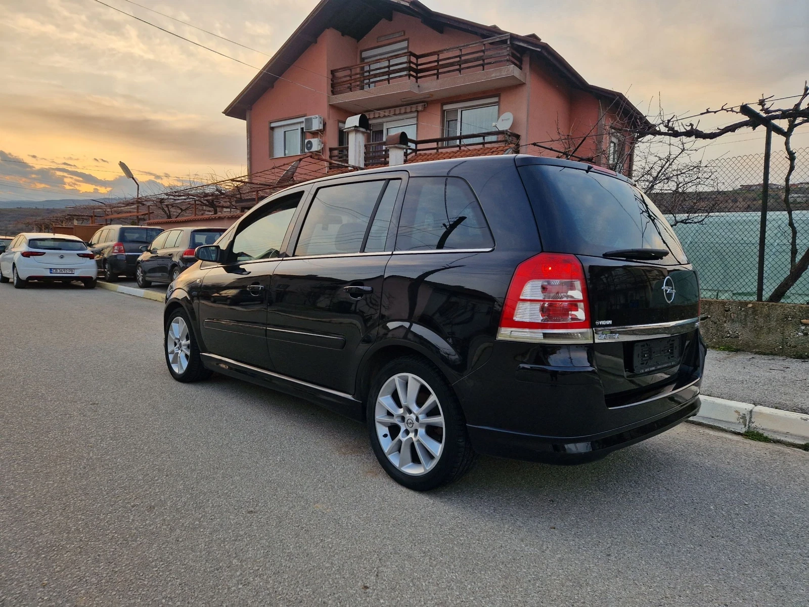Opel Zafira 1.9CDTI, COSMO, снимка 6 - Автомобили и джипове - 53715341
