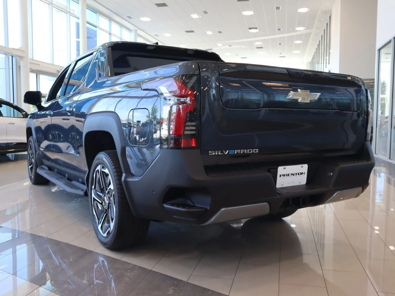 Chevrolet Silverado EV LT Crew Cab e4WD, снимка 6 - Автомобили и джипове - 54180745