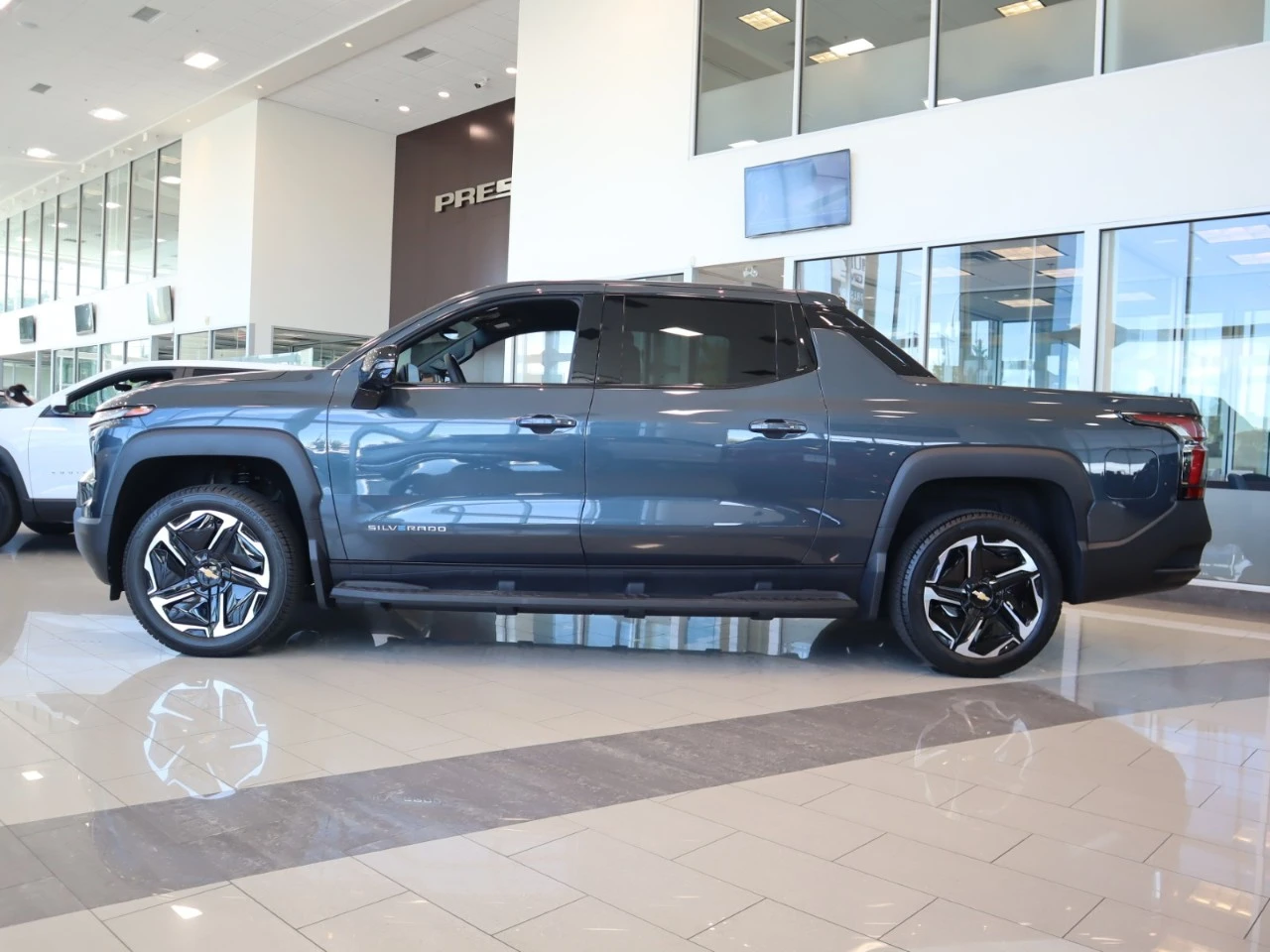 Chevrolet Silverado EV LT Crew Cab e4WD, снимка 7 - Автомобили и джипове - 54180745