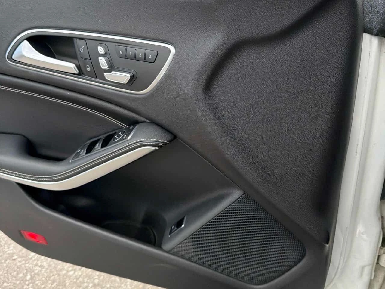 Mercedes-Benz CLA 250 4MATIC* DISTRONIC* PANORAMA* ПОДГРЕВ* , снимка 13 - Автомобили и джипове - 54512567