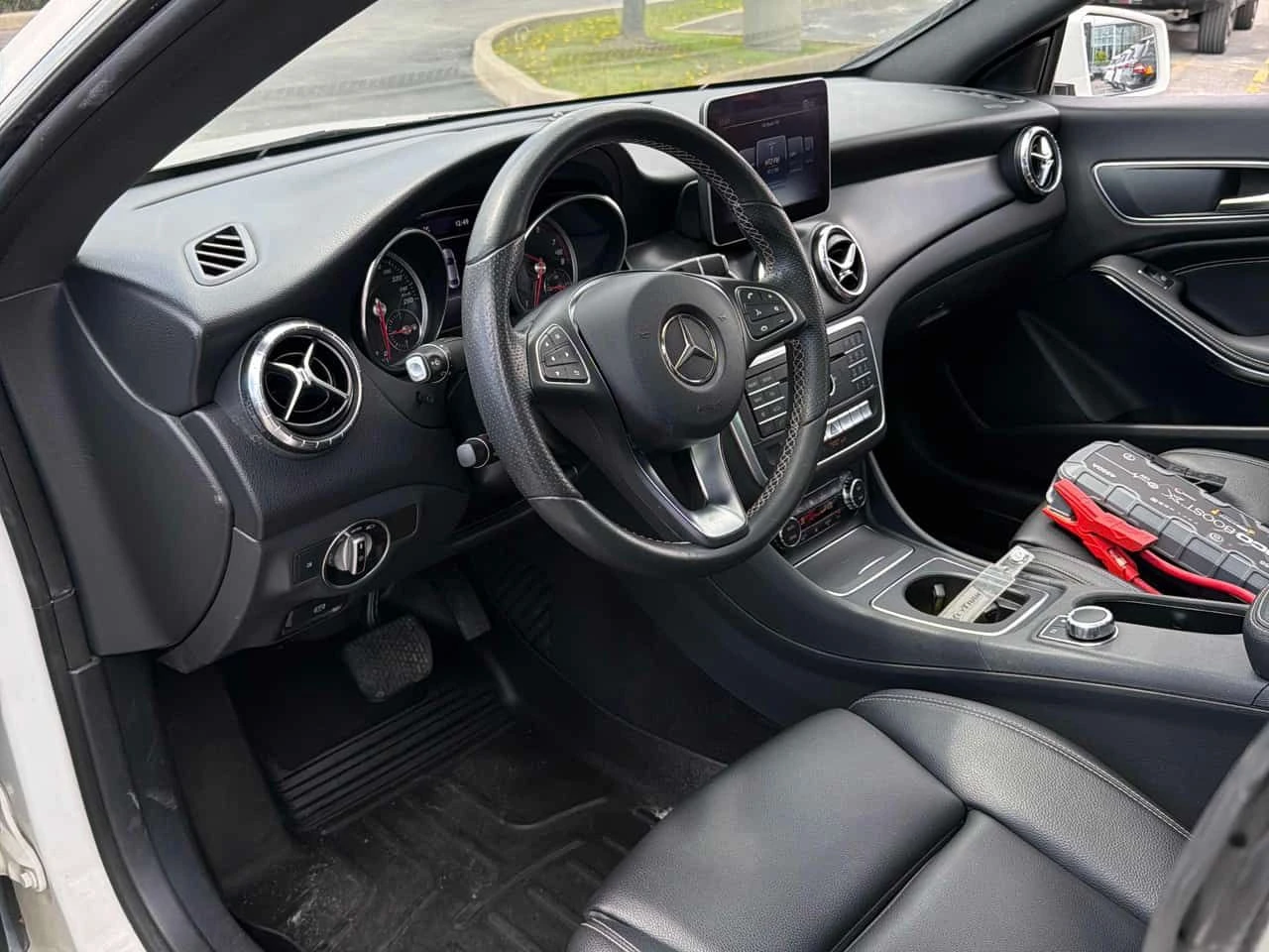 Mercedes-Benz CLA 250 4MATIC* DISTRONIC* PANORAMA* ПОДГРЕВ* , снимка 5 - Автомобили и джипове - 54512567