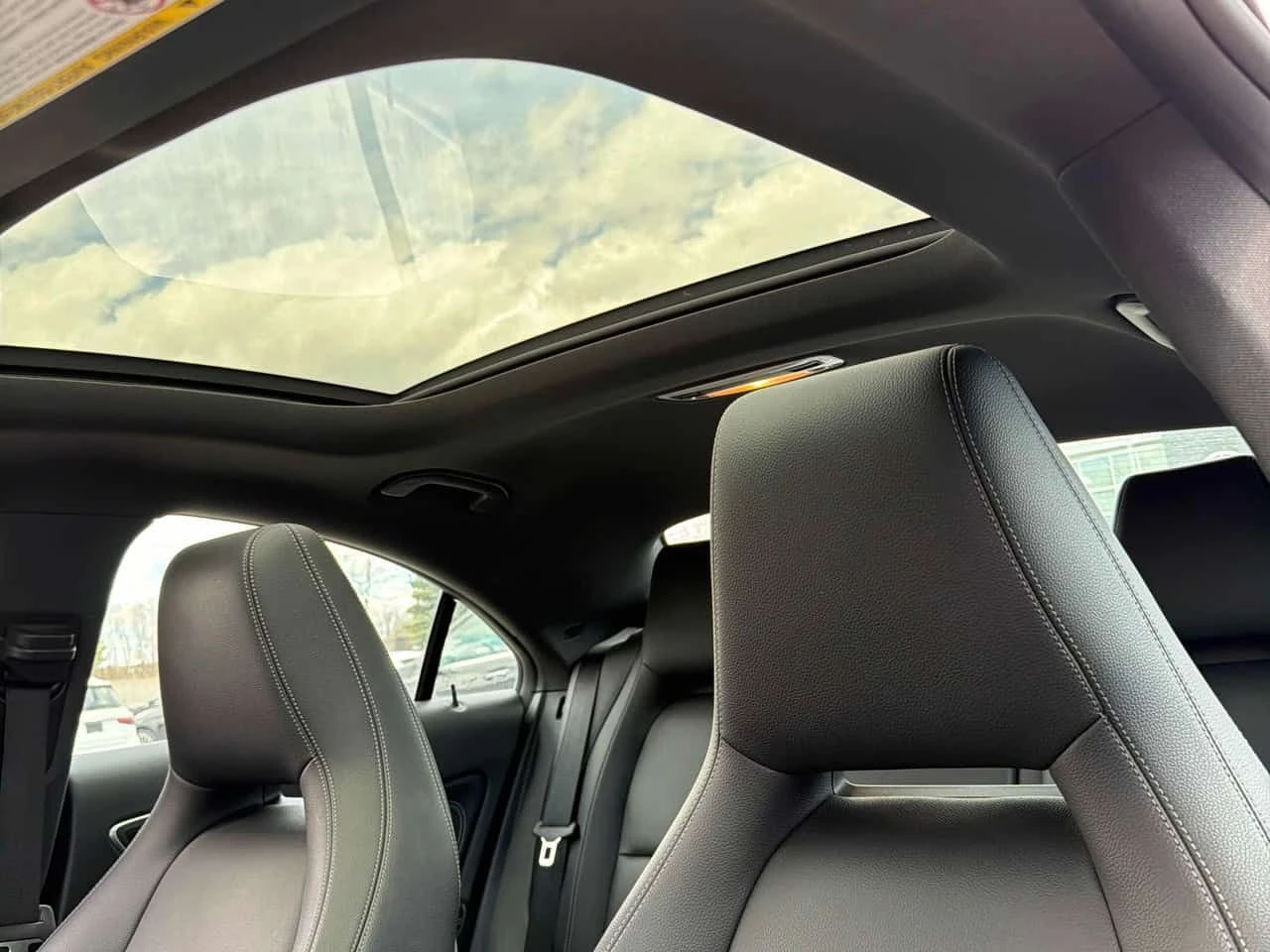 Mercedes-Benz CLA 250 4MATIC* DISTRONIC* PANORAMA* ПОДГРЕВ* , снимка 14 - Автомобили и джипове - 54512567