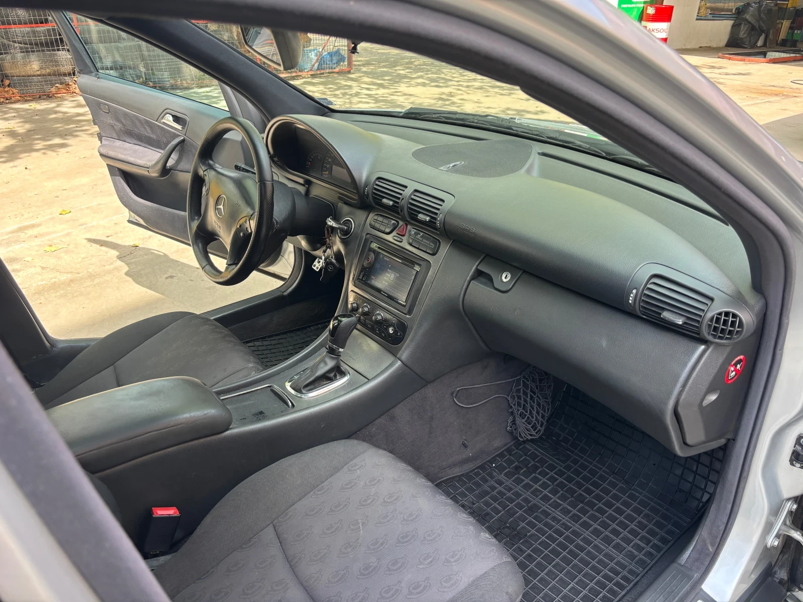Mercedes-Benz C 200 Kompressor, снимка 6 - Автомобили и джипове - 54577639