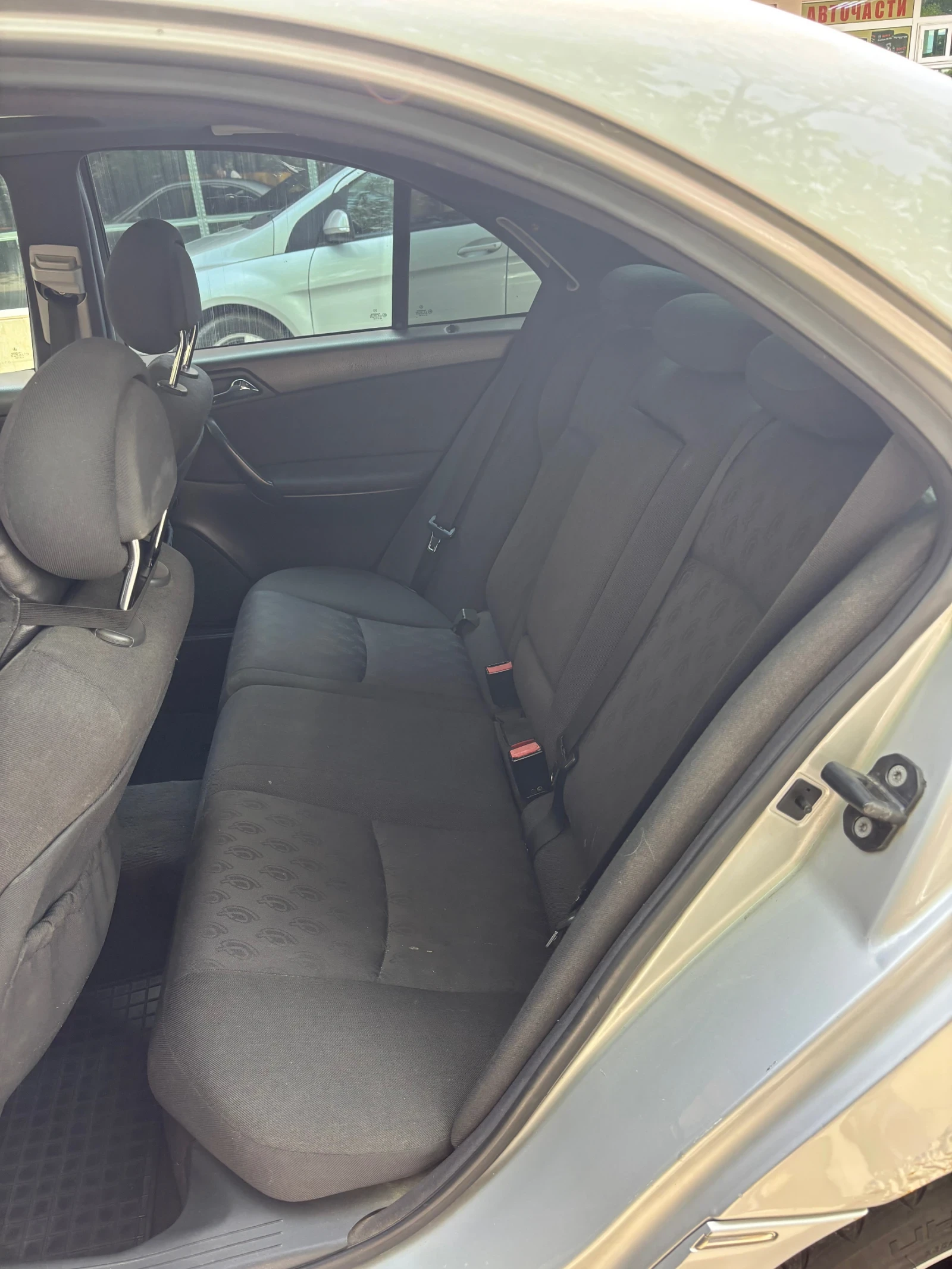 Mercedes-Benz C 200 Kompressor, снимка 7 - Автомобили и джипове - 54577639