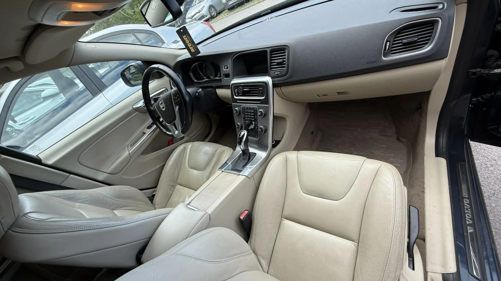Volvo S60 D5, снимка 5 - Автомобили и джипове - 54774099