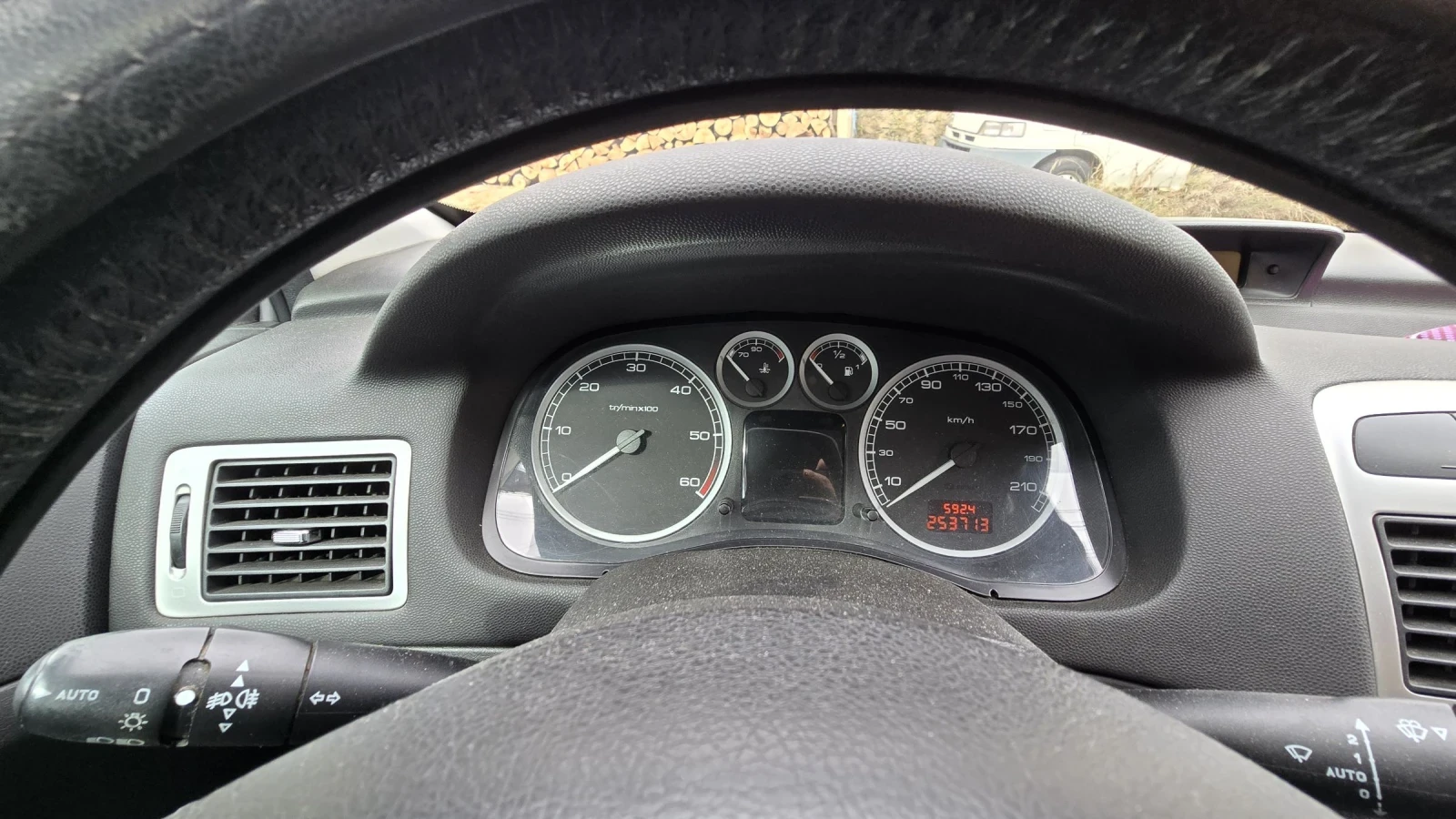 Peugeot 307 2.0 HDI 136 HP, снимка 9 - Автомобили и джипове - 54812150