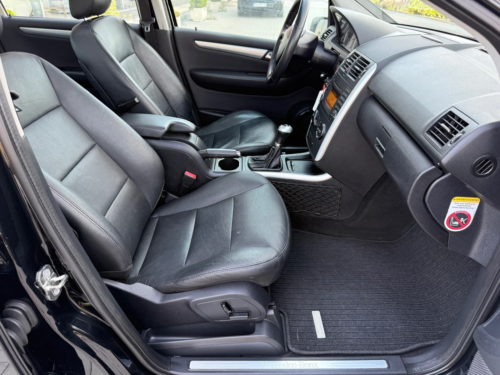 Mercedes-Benz A 200 CDI / FACELIFT / AVANTGARDE / KOJA / PANORAMA , снимка 10 - Автомобили и джипове - 55052831