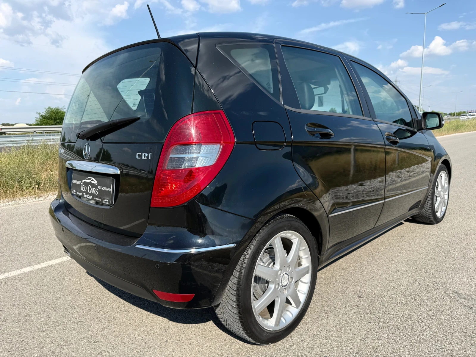 Mercedes-Benz A 200 CDI / FACELIFT / AVANTGARDE / KOJA / PANORAMA , снимка 7 - Автомобили и джипове - 55052831