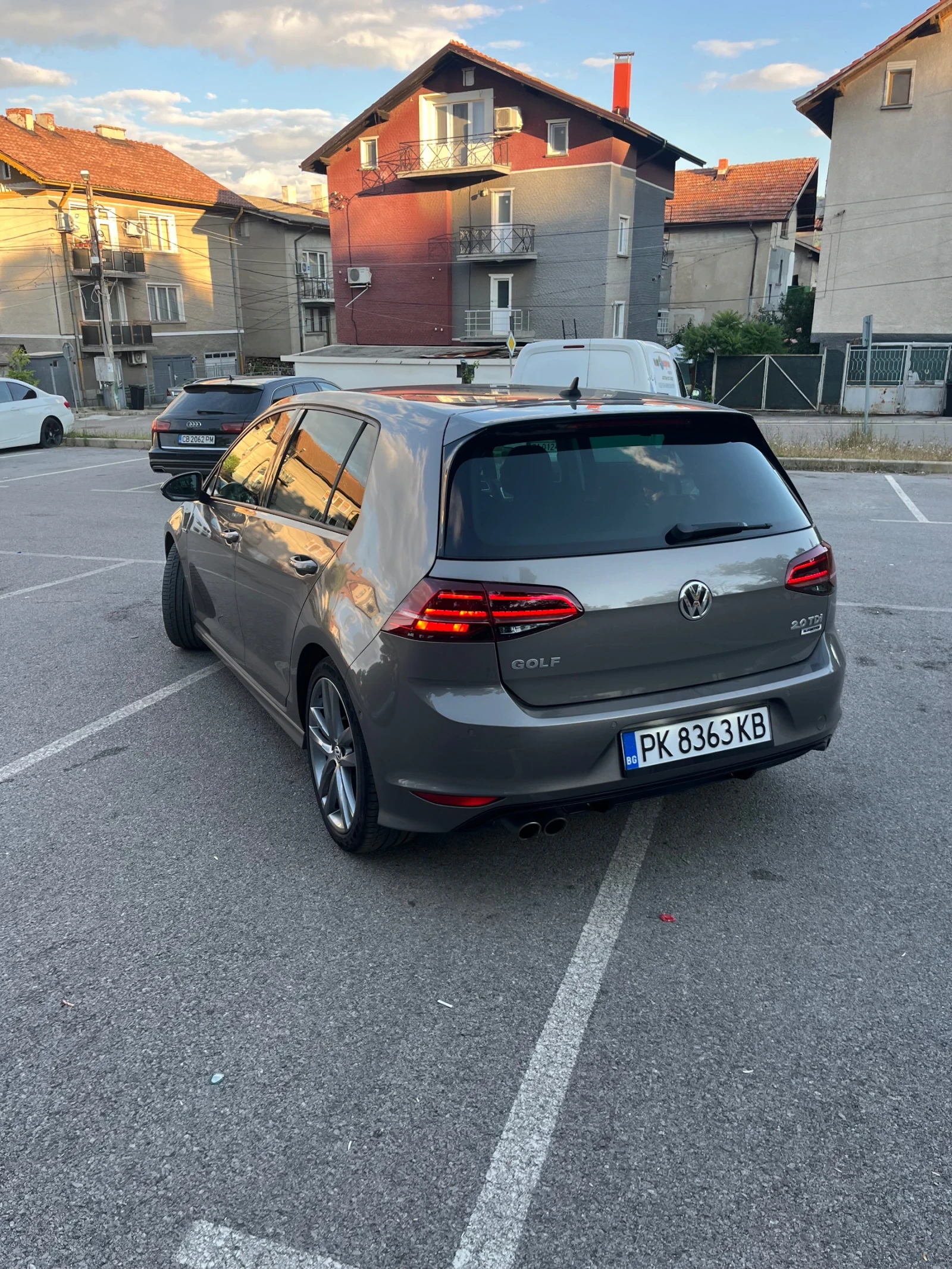 VW Golf R Line Cup edition, снимка 3 - Автомобили и джипове - 55179828