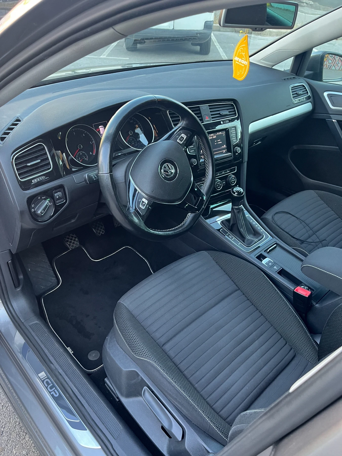 VW Golf R Line Cup edition, снимка 7 - Автомобили и джипове - 55179828