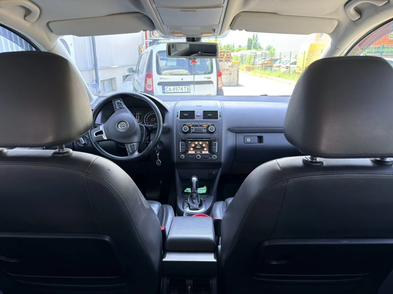 VW Touran 1.4 TSI, снимка 8 - Автомобили и джипове - 55213243