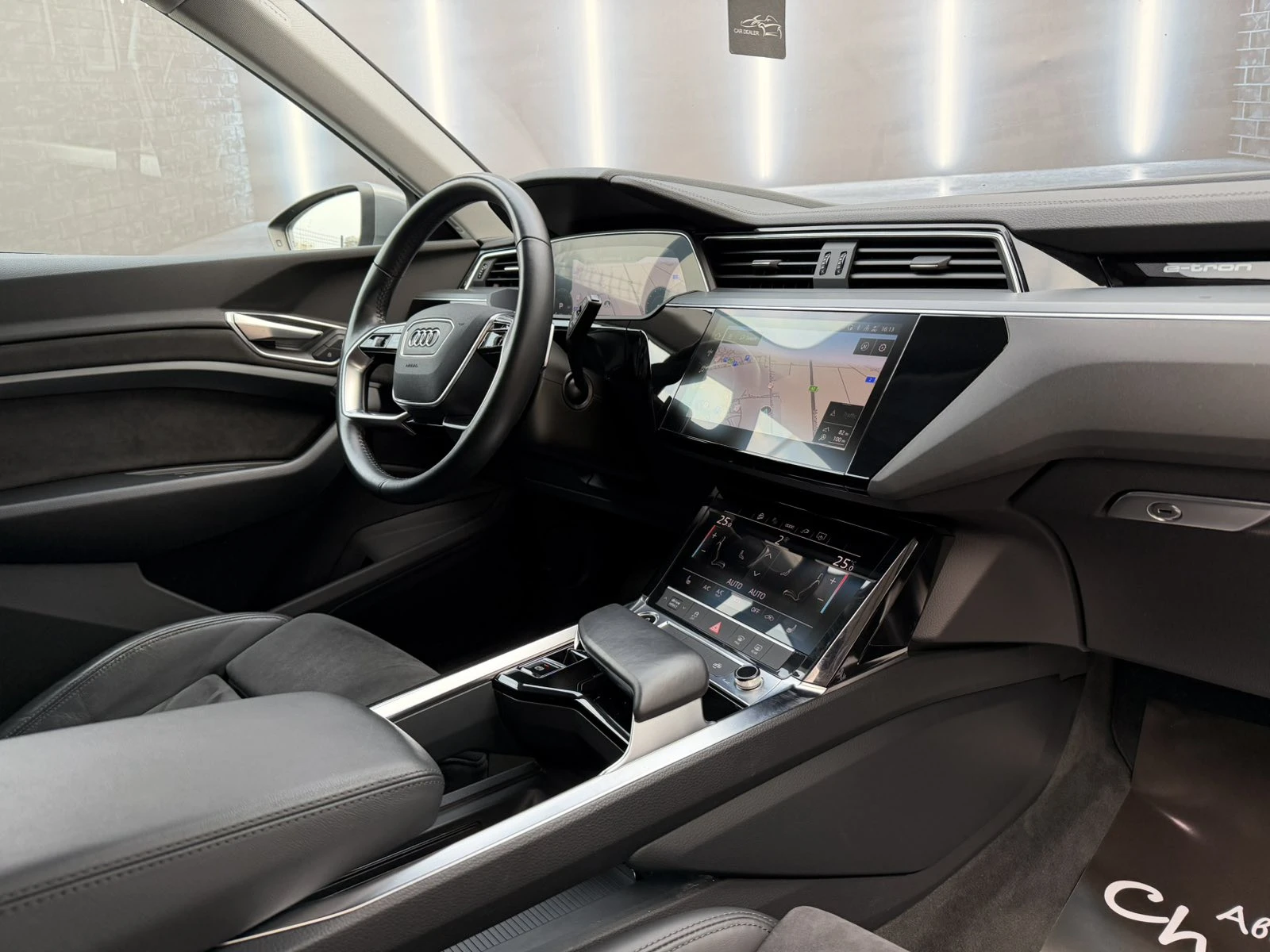 Audi E-Tron 50 Quattro , снимка 9 - Автомобили и джипове - 55304717