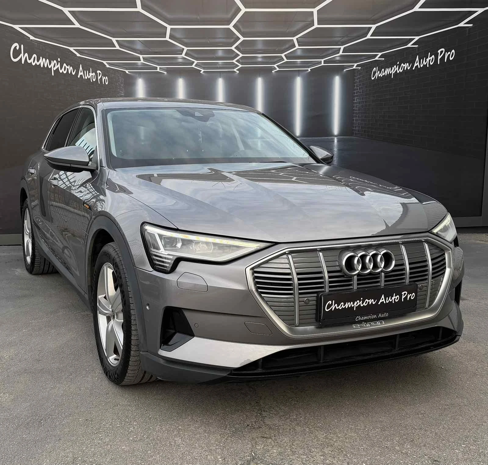 Audi E-Tron 50 Quattro , снимка 3 - Автомобили и джипове - 55304717