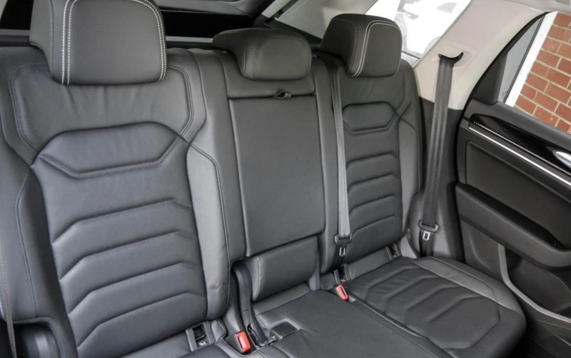 VW Touareg 3.0TDI* LEDER* DISTR* MEMORY* , снимка 9 - Автомобили и джипове - 52087020