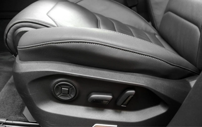 VW Touareg 3.0TDI* LEDER* DISTR* MEMORY* , снимка 3 - Автомобили и джипове - 52087020