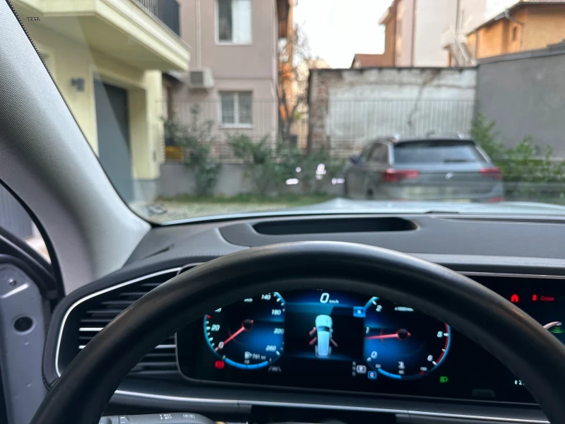 Mercedes-Benz GLS 350 AMG, снимка 12 - Автомобили и джипове - 52336571