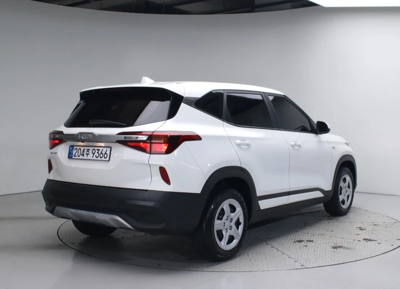 Kia Seltos 1.6 Turbo 2WD, снимка 2 - Автомобили и джипове - 52630039