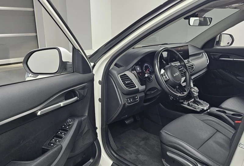 Kia Seltos 1.6 Turbo 2WD, снимка 9 - Автомобили и джипове - 52630039