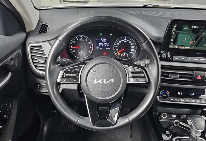 Kia Seltos 1.6 Turbo 2WD, снимка 11 - Автомобили и джипове - 52630039