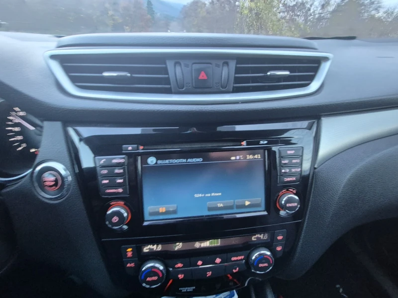Nissan Qashqai, снимка 11 - Автомобили и джипове - 52890077