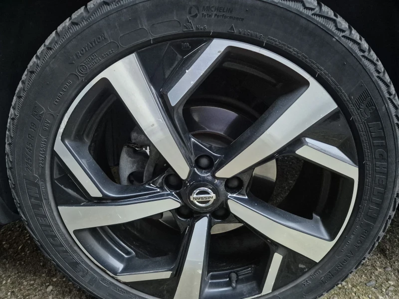 Nissan Qashqai, снимка 5 - Автомобили и джипове - 52890077