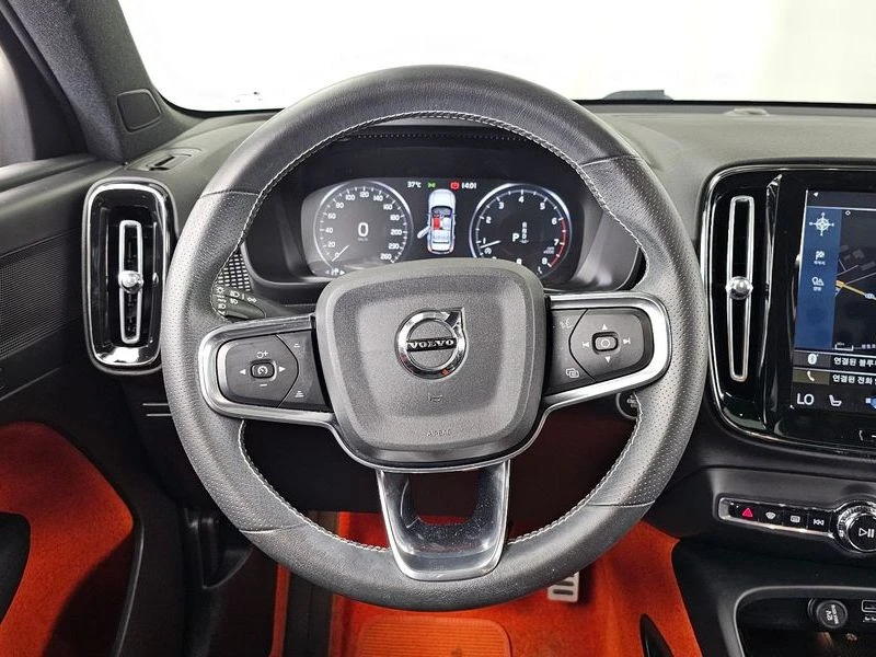 Volvo XC40 B4 R-Design| 235к.с.| ВКЛ.ТЕХНОТЕСТ, снимка 13 - Автомобили и джипове - 55222882