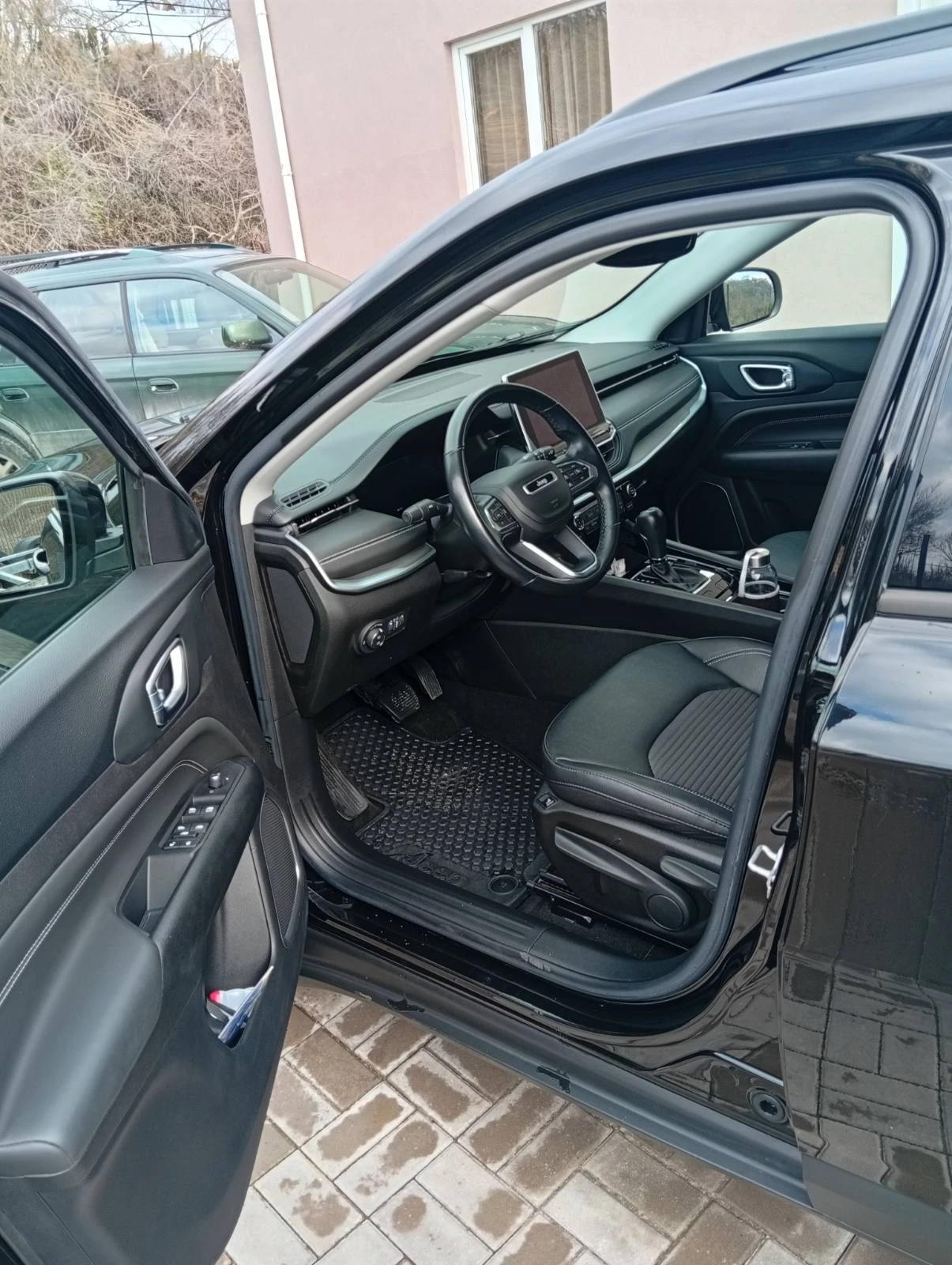 Jeep Compass 1.5 e-Hybrid LIMITED - изображение 2