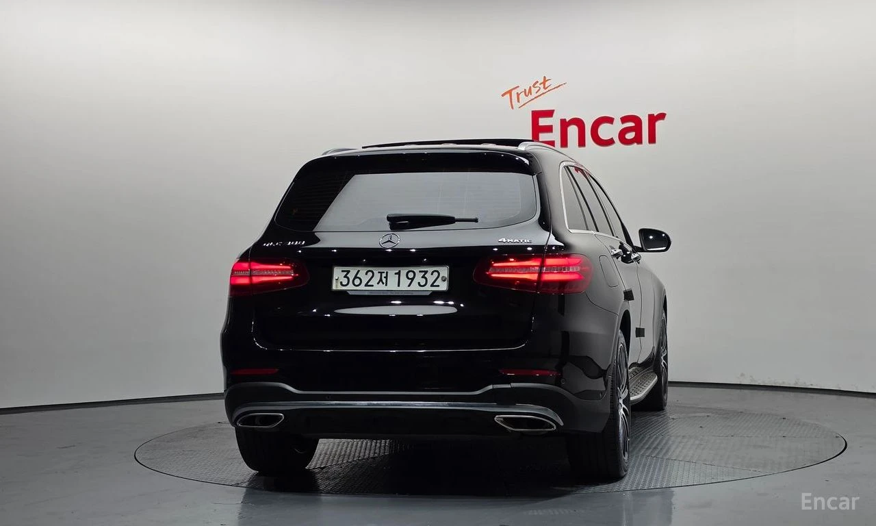 Mercedes-Benz GLC 300 4MATIC* AMG-LINE* 360CAMERA* BURMESTER* , снимка 4 - Автомобили и джипове - 54739122
