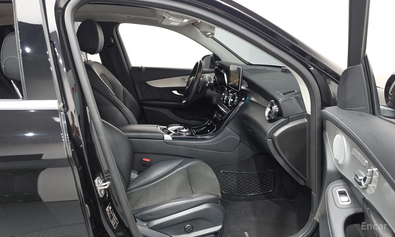 Mercedes-Benz GLC 300 4MATIC* AMG-LINE* 360CAMERA* BURMESTER* , снимка 13 - Автомобили и джипове - 54739122