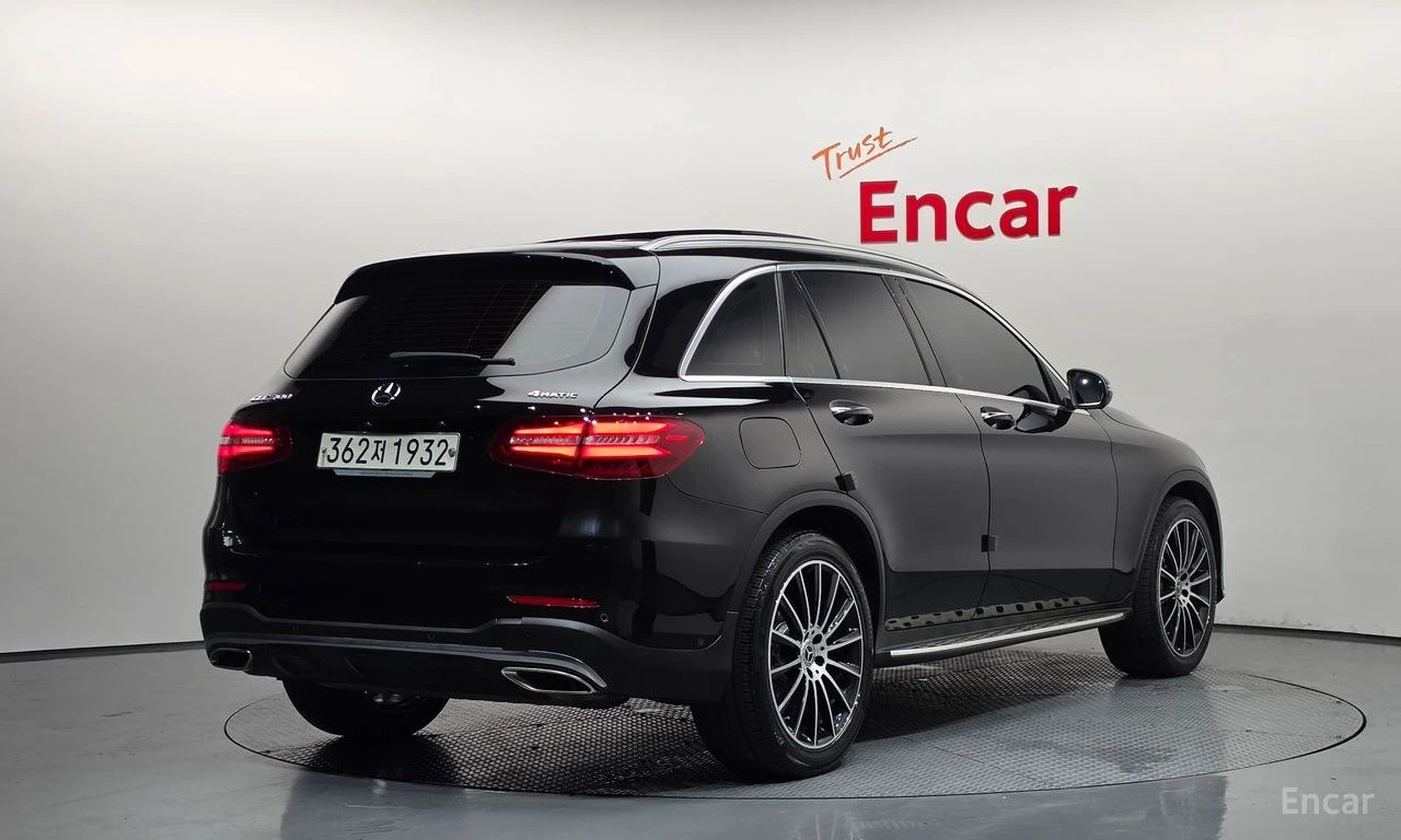 Mercedes-Benz GLC 300 4MATIC* AMG-LINE* 360CAMERA* BURMESTER* , снимка 3 - Автомобили и джипове - 54739122
