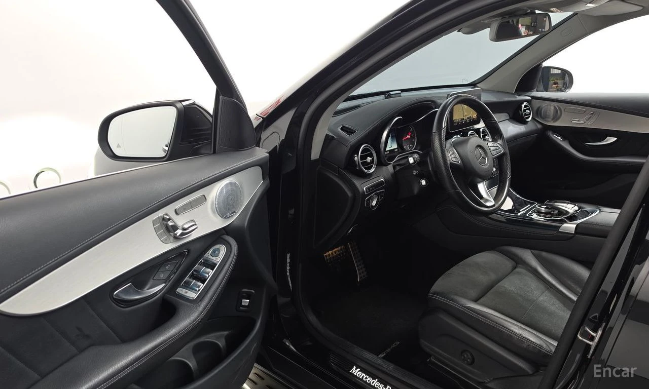 Mercedes-Benz GLC 300 4MATIC* AMG-LINE* 360CAMERA* BURMESTER* , снимка 5 - Автомобили и джипове - 54739122