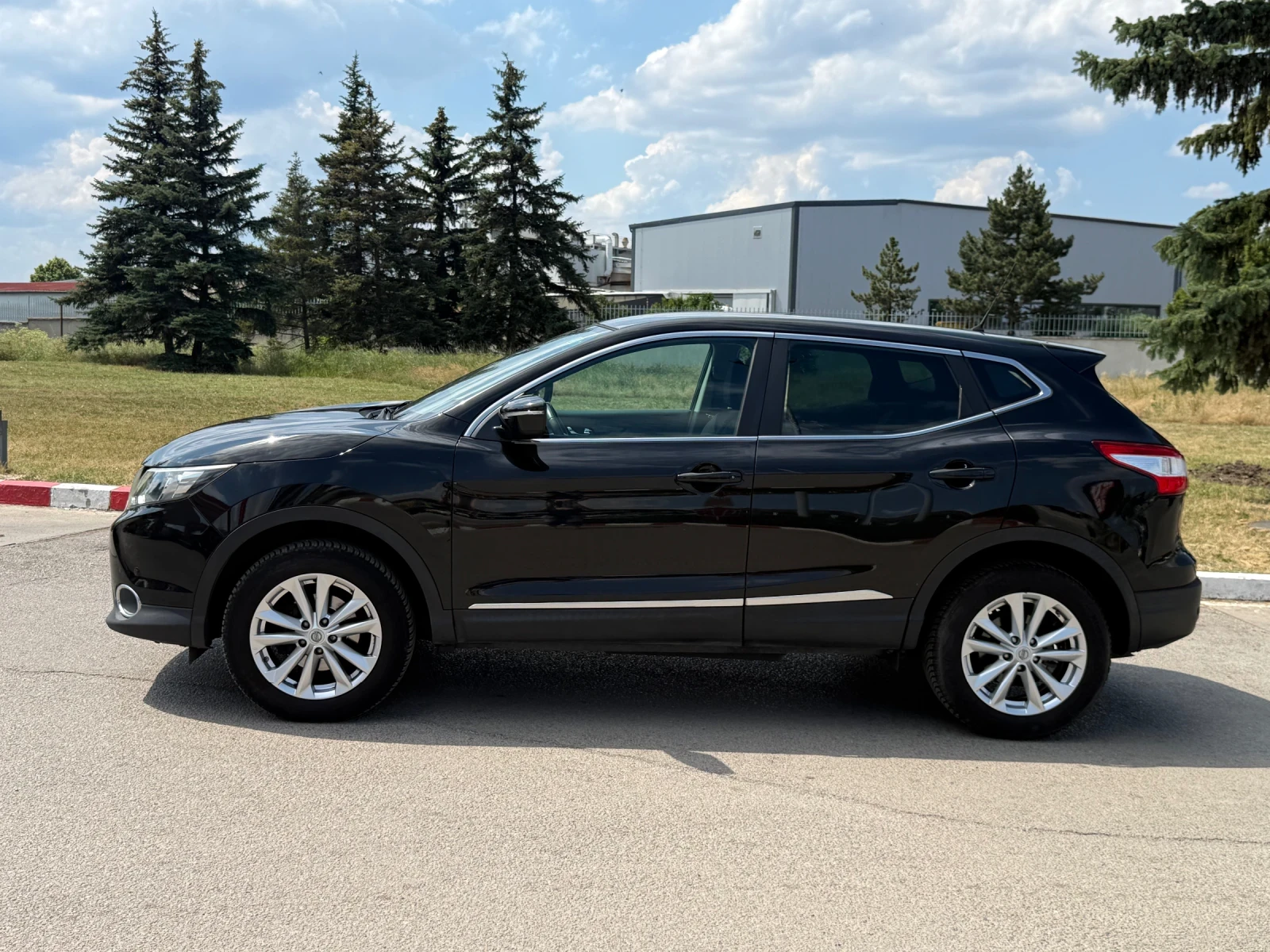 Nissan Qashqai 1.5DCI включена регистрация 10бр.налични, снимка 4 - Автомобили и джипове - 55055559