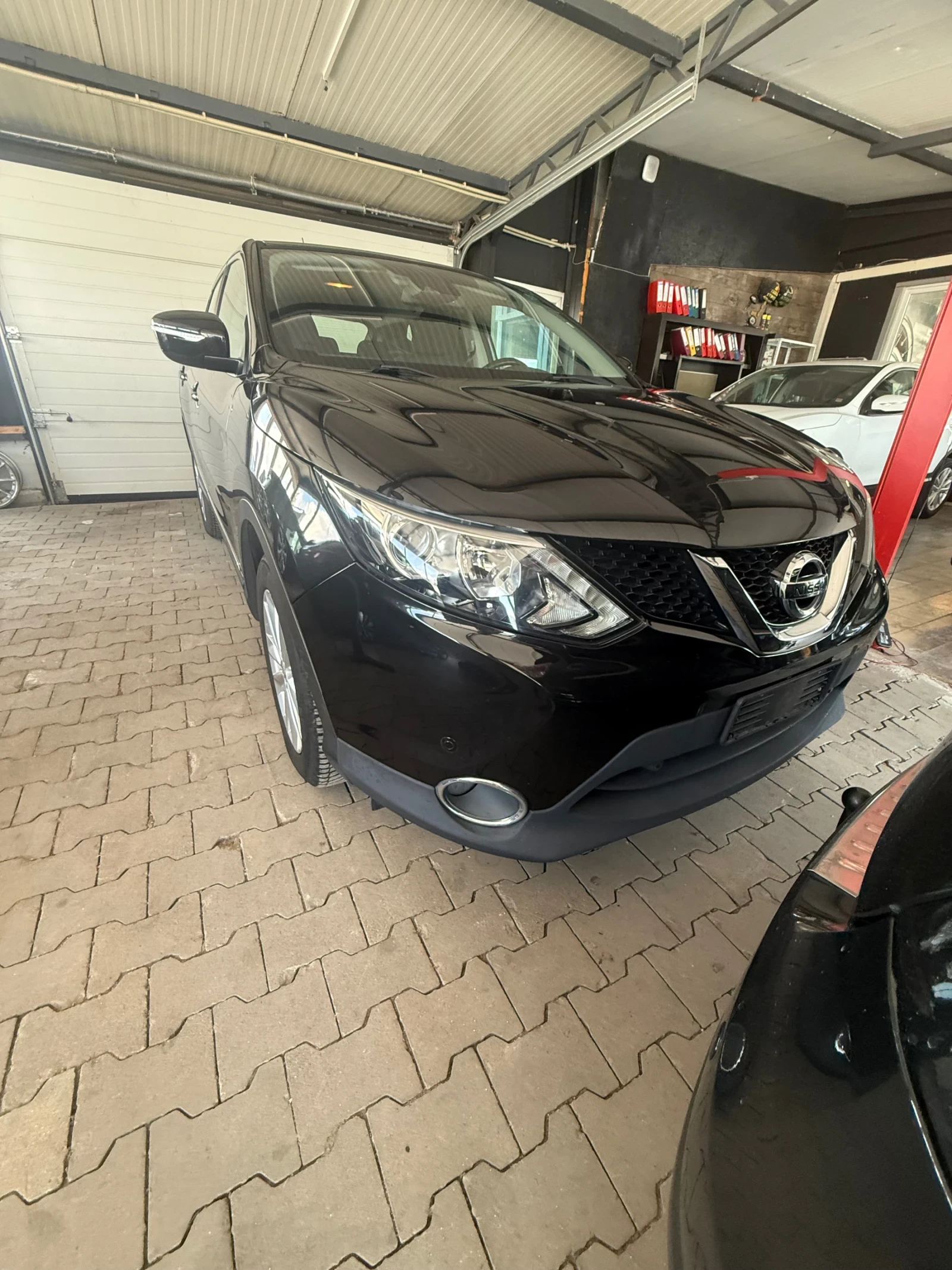 Nissan Qashqai 1.5DCI включена регистрация 7бр.налични, снимка 2 - Автомобили и джипове - 55055559