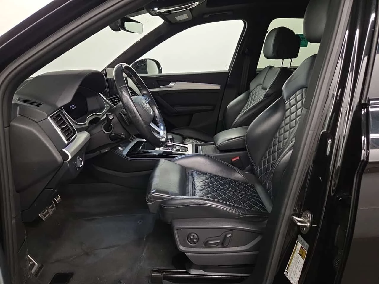 Audi SQ5  TECHNIK | ЦЕНА ДО БЪЛГАРИЯ | ДИСТРОНИК | 360 , снимка 10 - Автомобили и джипове - 55165360
