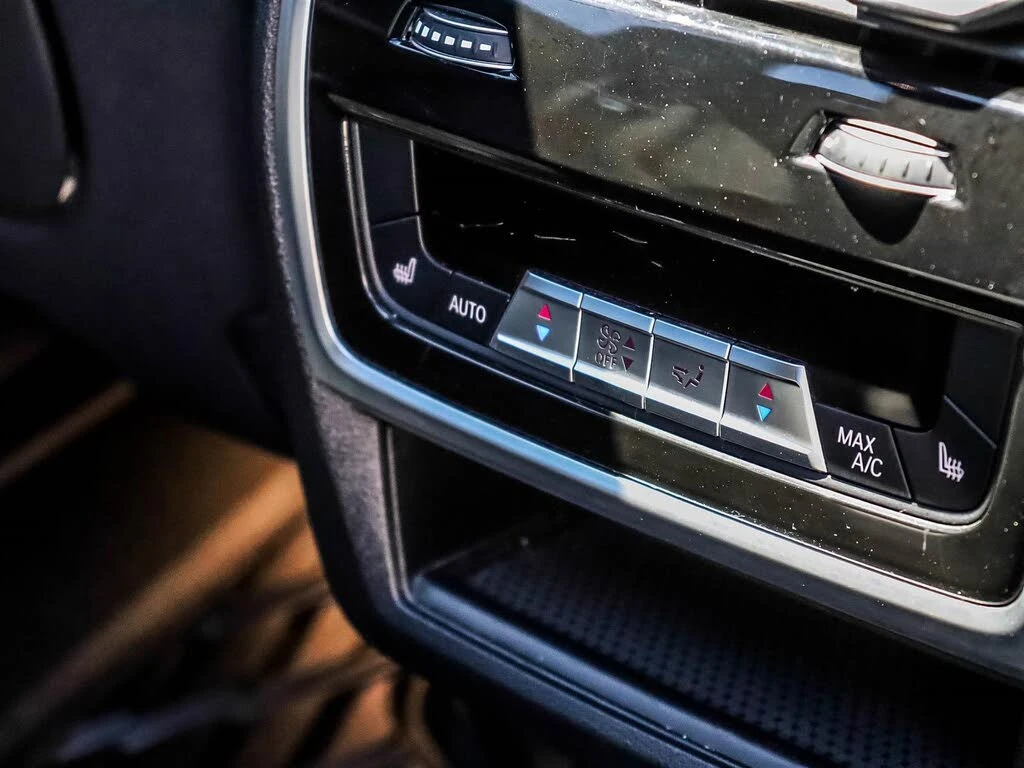 BMW X5 XDRIVE40I M SPORT| ВАКУМ| HUD| HARMAN| PANO, снимка 13 - Автомобили и джипове - 55433040