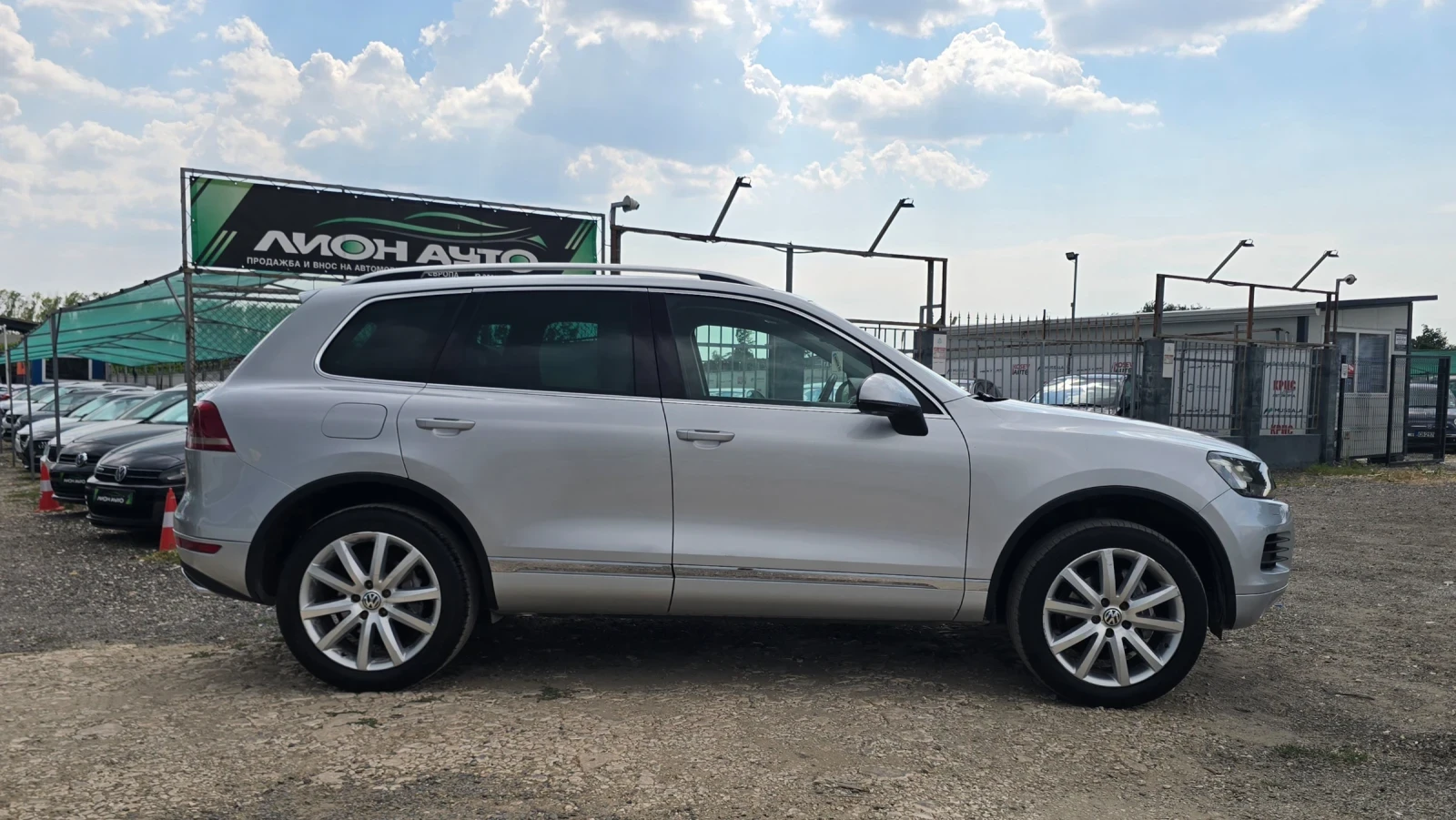 VW Touareg 3.0TDI-245к.с* LED* КОЖА* MEMO, снимка 8 - Автомобили и джипове - 55594076
