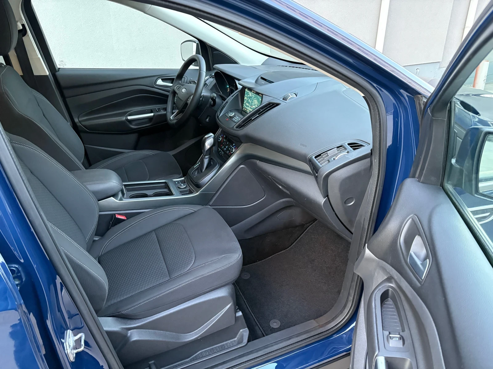 Ford Kuga Titanium, снимка 16 - Автомобили и джипове - 56119671