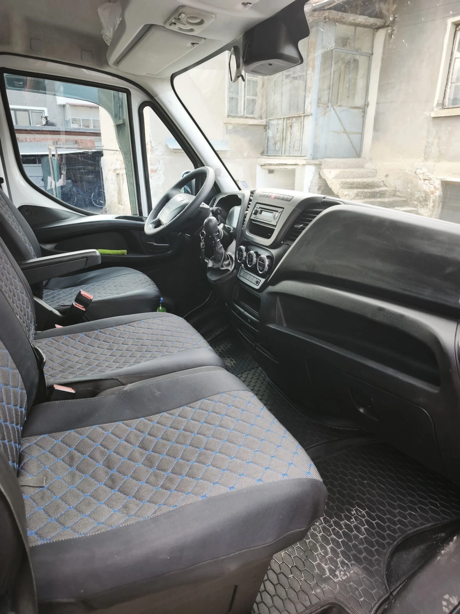 Iveco 35c15 3.0, снимка 4 - Бусове и автобуси - 54570635