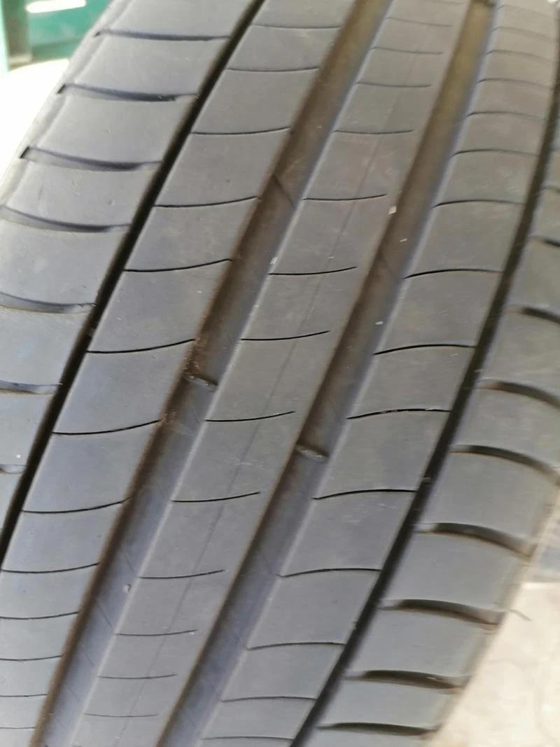 Гуми Летни 245/40R19, снимка 3 - Гуми и джанти - 29600444