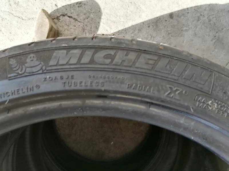 Гуми Летни 245/40R19, снимка 4 - Гуми и джанти - 29600444