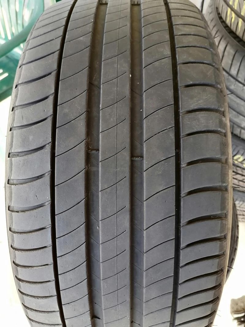 Гуми Летни 245/40R19, снимка 1 - Гуми и джанти - 29600444