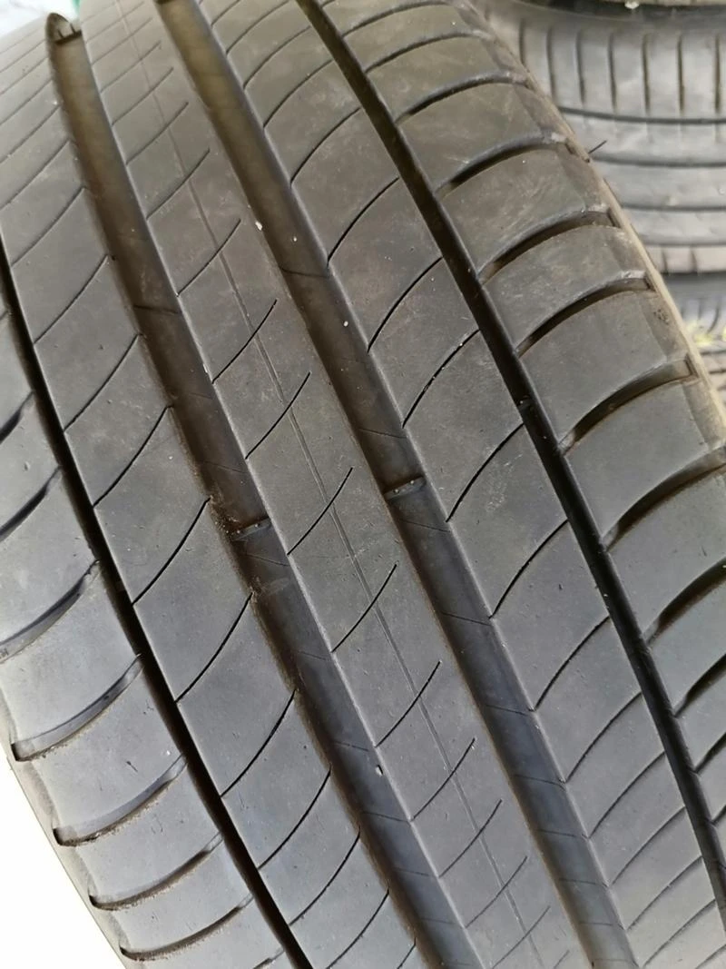 Гуми Летни 245/40R19, снимка 2 - Гуми и джанти - 29600444