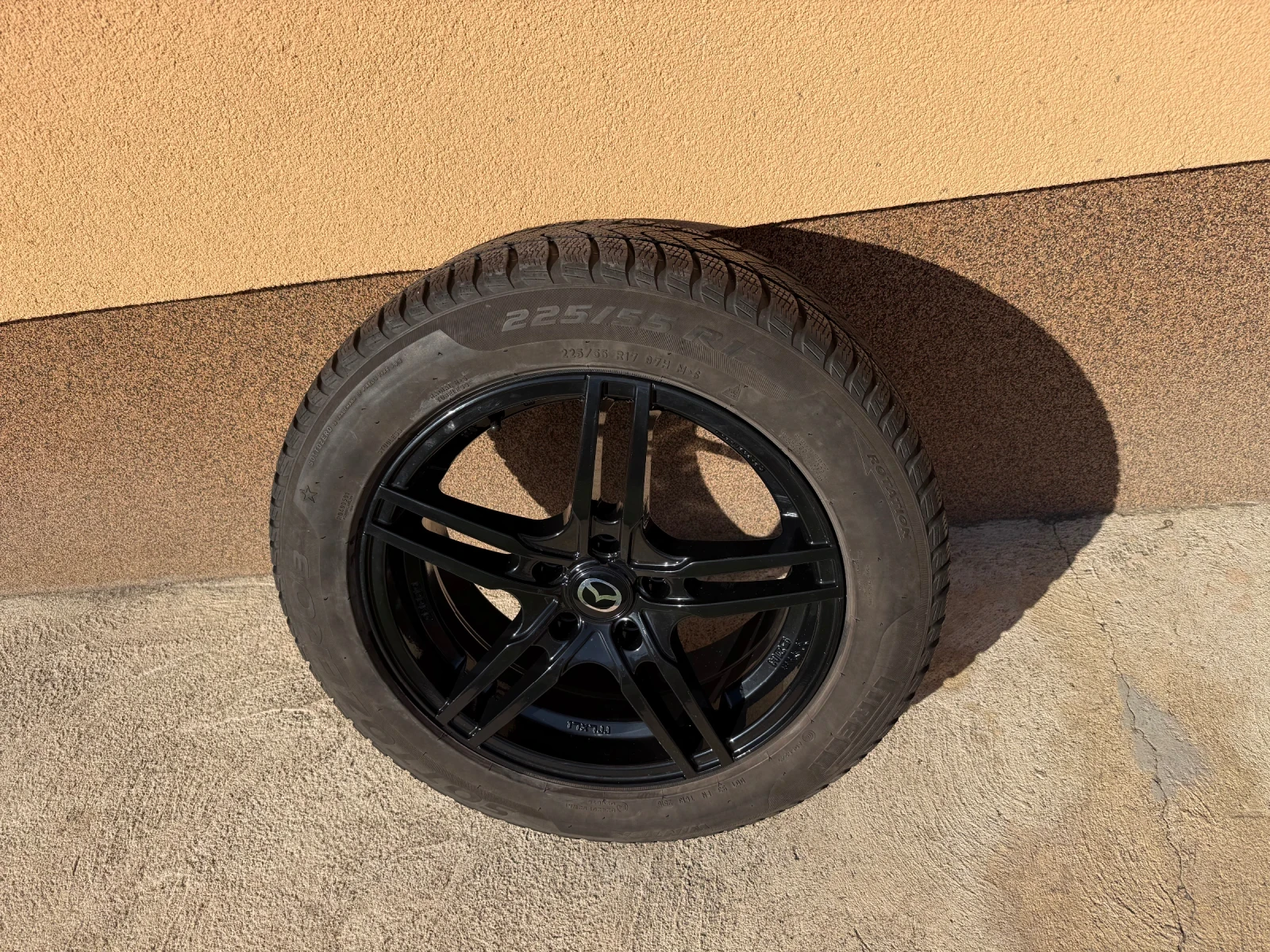 Гуми с джанти Pirelli 225/55R17, снимка 2 - Гуми и джанти - 53639021