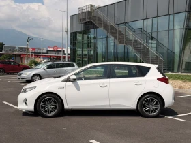 Toyota Auris 1.8Hybrid Серв.история Лизинг през Уникредит159 ев, снимка 8